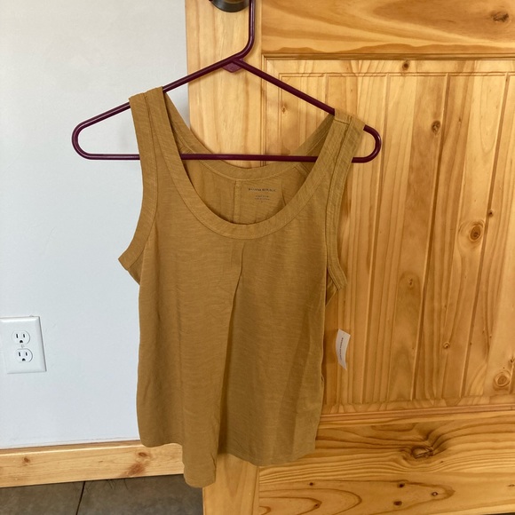 Banana Republic Tops - Banana Republic Tank S NWT